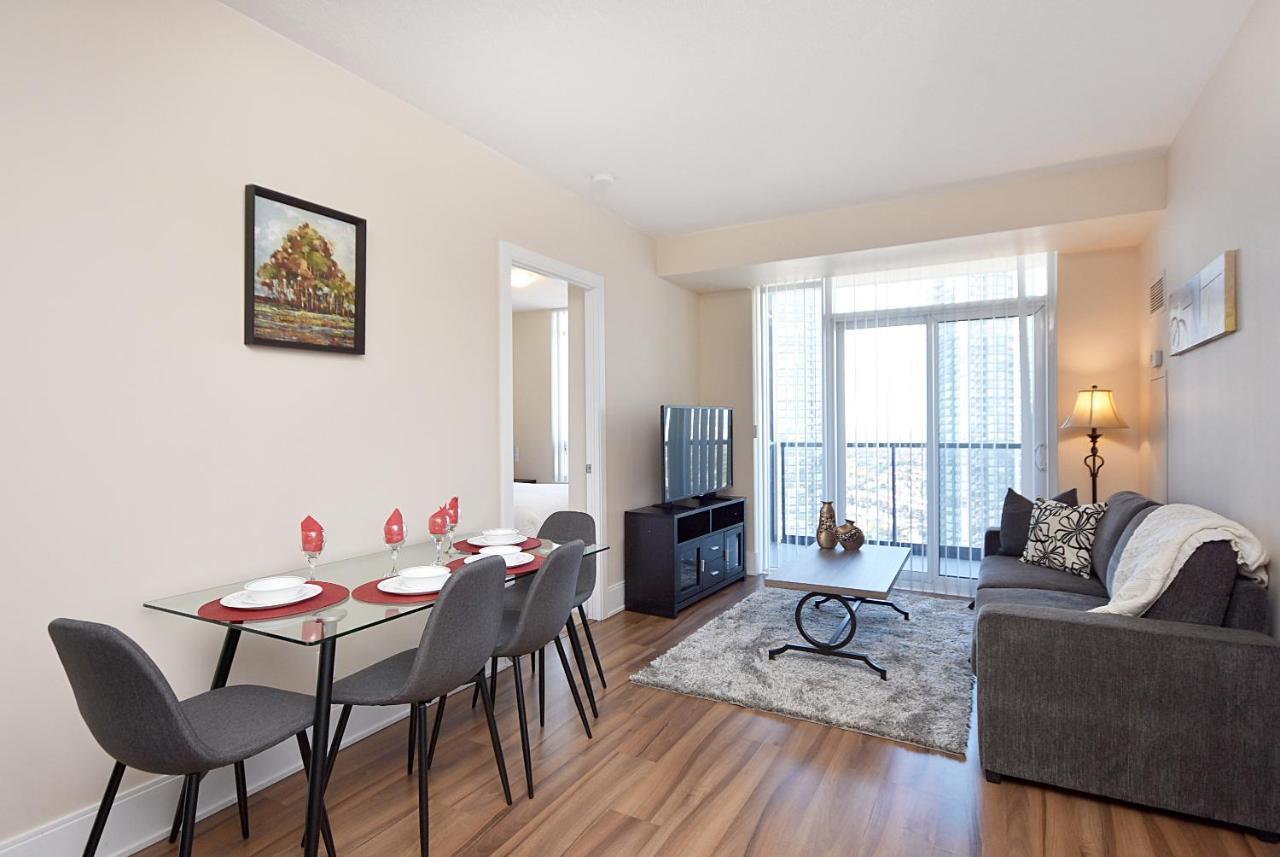 Royal Stays Furnished Apartments - Square One Миссиссага Экстерьер фото