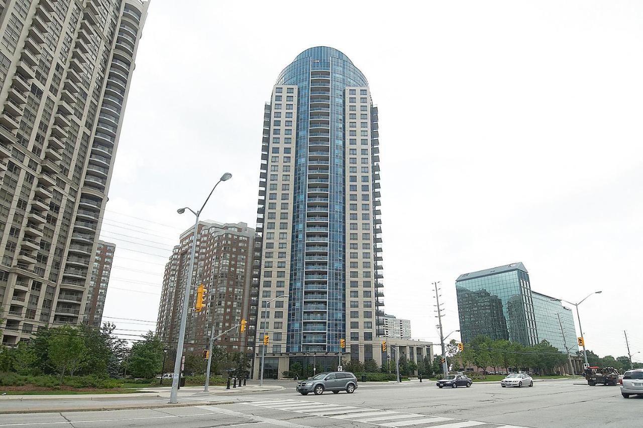 Royal Stays Furnished Apartments - Square One Миссиссага Экстерьер фото